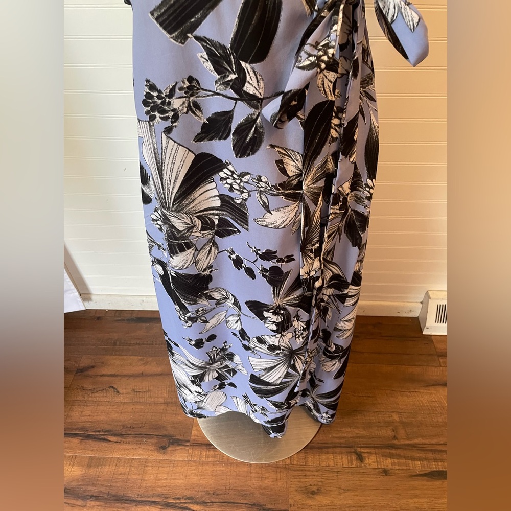 Japna Tropical Blue White Black Floral Wrap Dress Size Medium - Picture 3 of 6